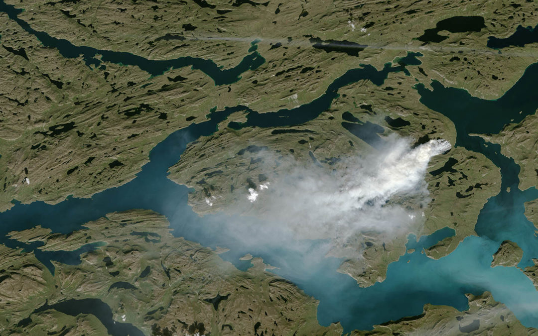 A Groenlândia, a terra de gelo e neve, está queimando